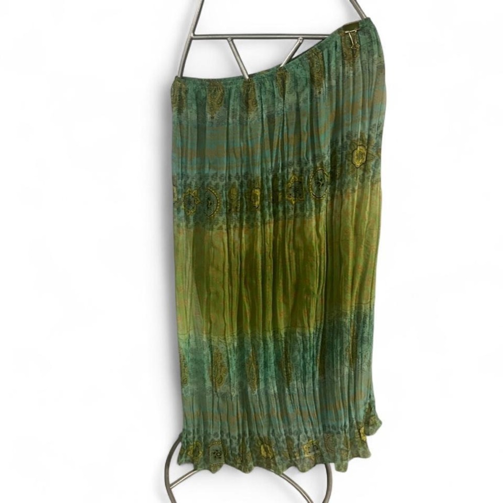 Vintage Dressbarn green maxi skirt with paisley print. 16" flat (m4) size 8